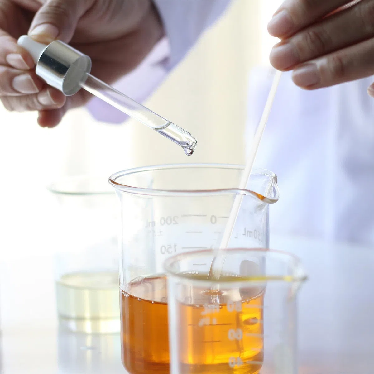 500 Stück Glas Kapillarröhrchen für Schmelzpunktmessung Feine Verarbeitung Geeignet als Laborzubehör für Präzise Schmelzpunktrohr Analysen