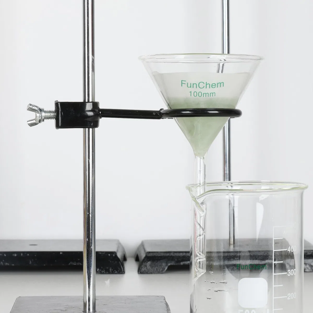 FunChem 2er-Pack Glas-Trichter mit kurzem Stiel, Filtertrichter aus Borosilikatglas für das Labor, 50 mm Durchmesser und Stiellänge