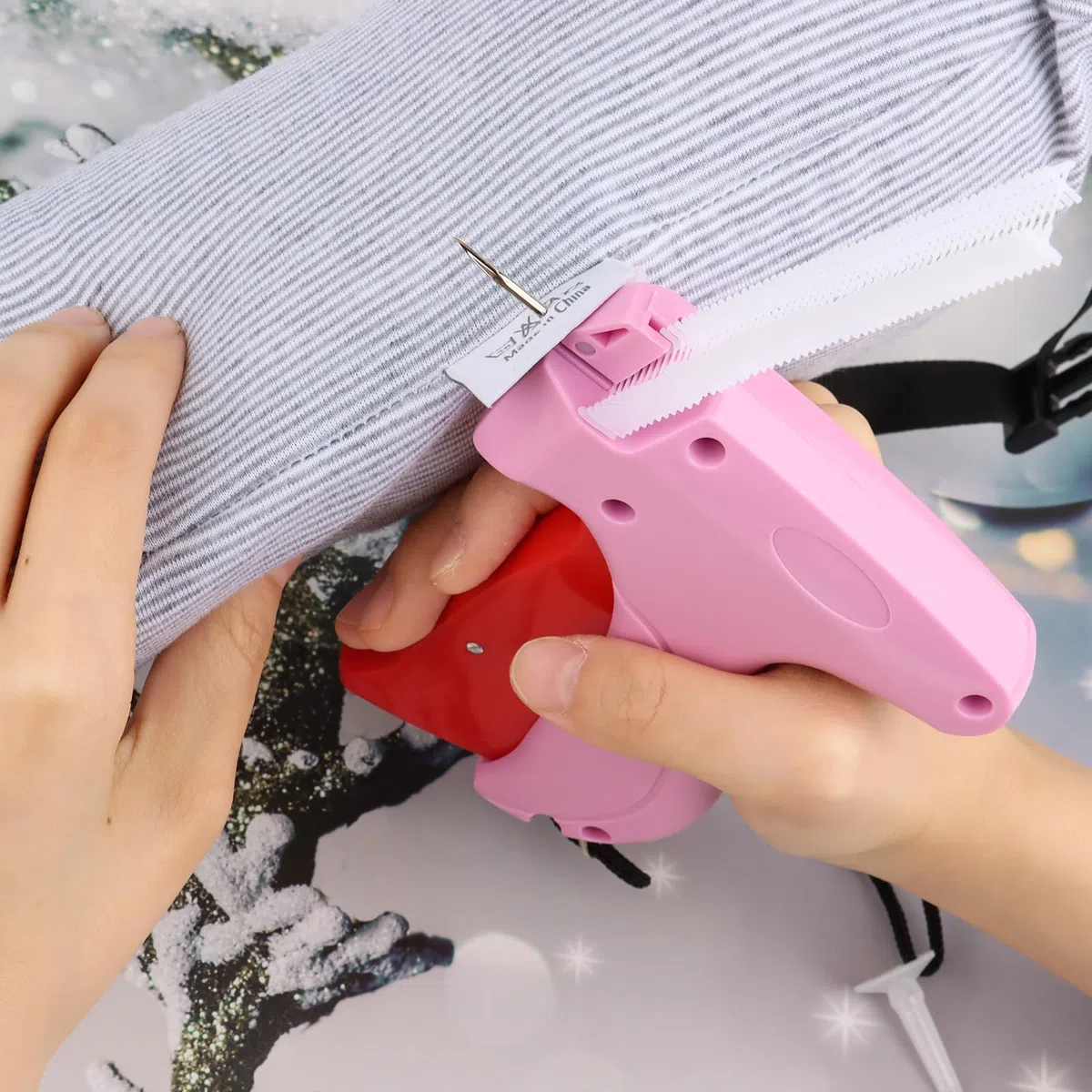 TNOMSNO Kleidungsfixiergerät, Stitchy Pistole mit 5 Nadeln und 1000 Plastiknadel, Speedy Clothing Fixer, Fixiergerät Kleidung Zum Nähen von Kleidung und Etikettieren von Kleidung